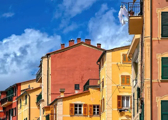 Al Porto 61 - Rooms For Rent Camogli